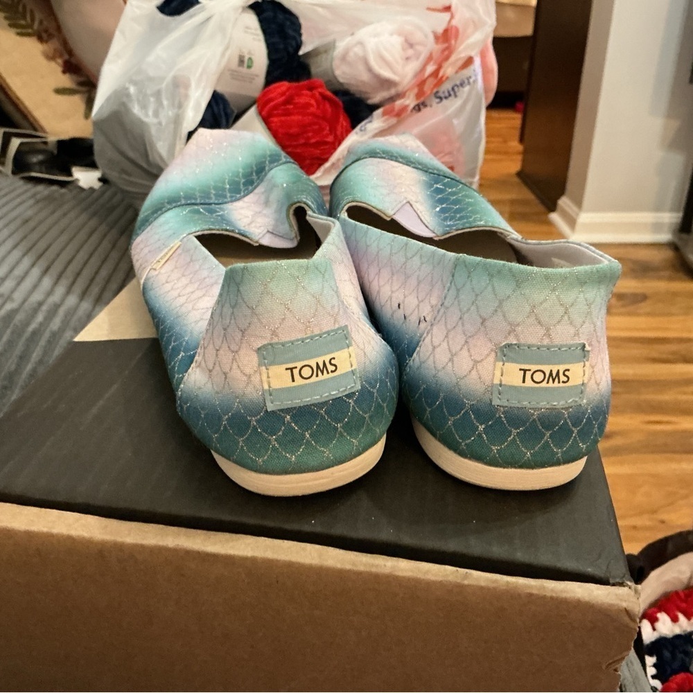 TOMS Women's Gradient Mermaid Slip-On Shoes - Blue and Pink - Picture 5 of 6